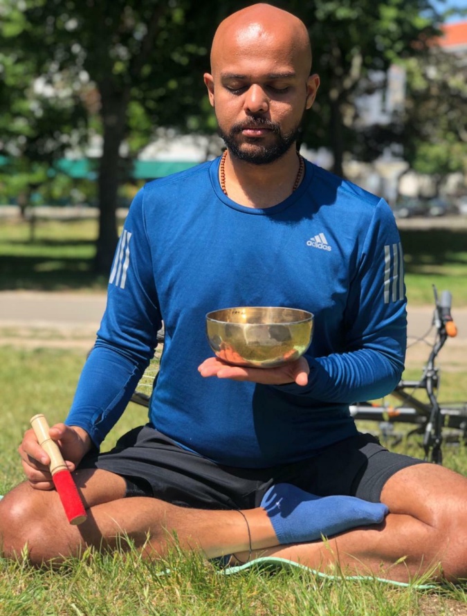 I learned the amazing art of sound healing from Master Abhi and could only recommend others further to try the course. The classes were concise, well structured and informative. Looking forward to continue my practice and experience the various benefits of sound bath and healing.