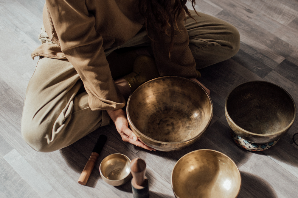 Sound healing with singing bowls