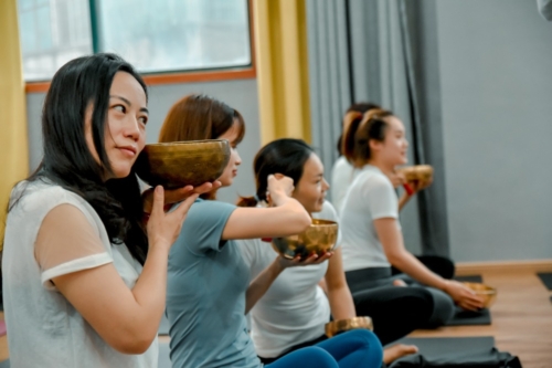 Become a sound healing teacher